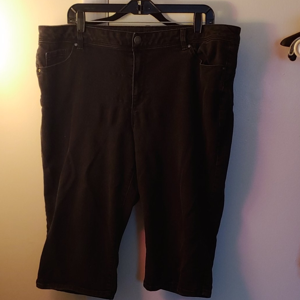 Black denim capris